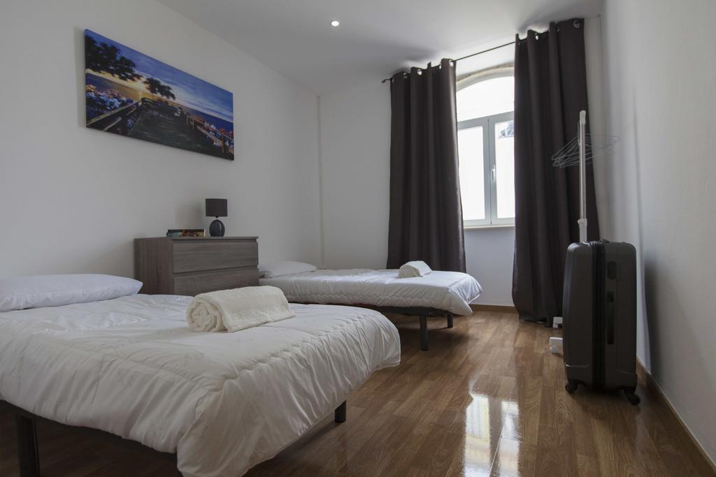 Guest House First Floor Lagos Kültér fotó